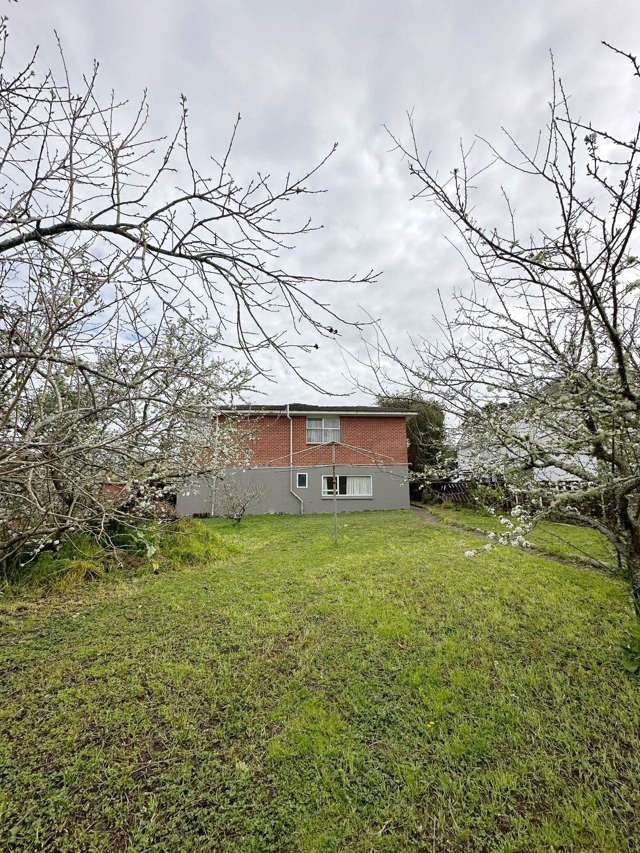 Family Home with Double Garage in Cul-De-Sac