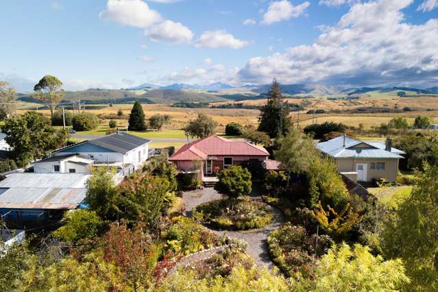 A Surprise In Ohai With Affordable Mountain Views!