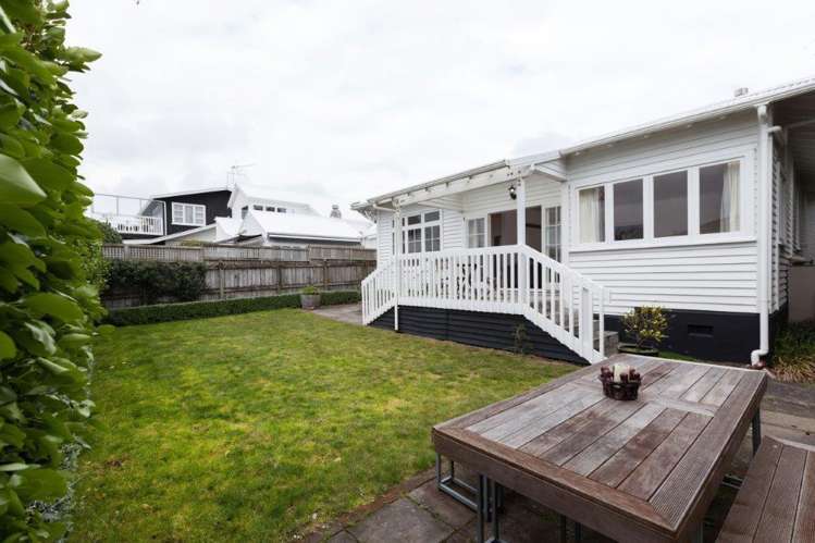 87 Pendarves Street New Plymouth Central_25
