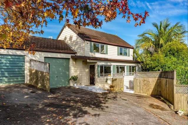 3-bedroom family home in the heart of Browns Bay