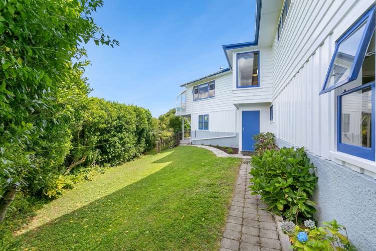 115 Dowse Drive Maungaraki_17