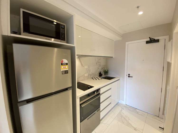 1010/47 Beach Road City Centre_4