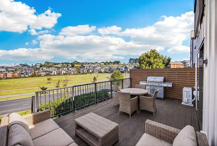 103 Bonair Crescent Silverdale_3