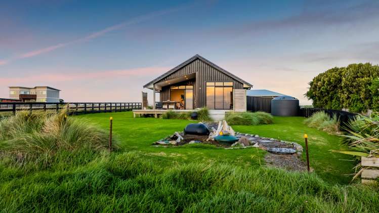 288 Tai Road Opunake_28