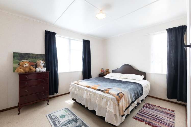 24 Clyde Crescent Roslyn_11