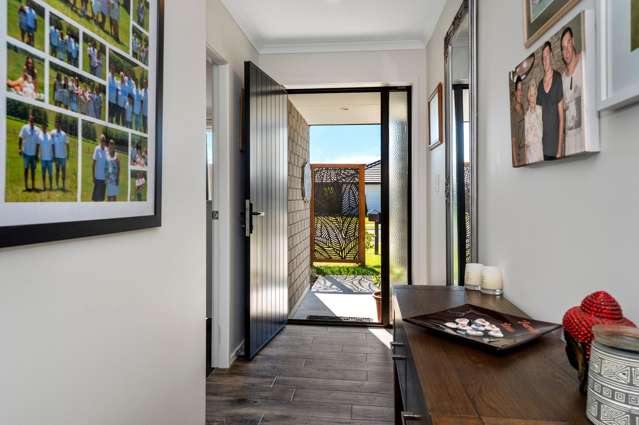 11 Eastbank Drive Katikati_3