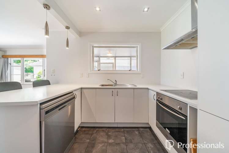 2/314 Fergusson Drive Heretaunga_11