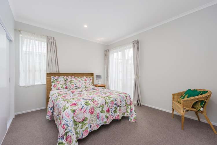 16 Couldrey Crescent Red Beach_15