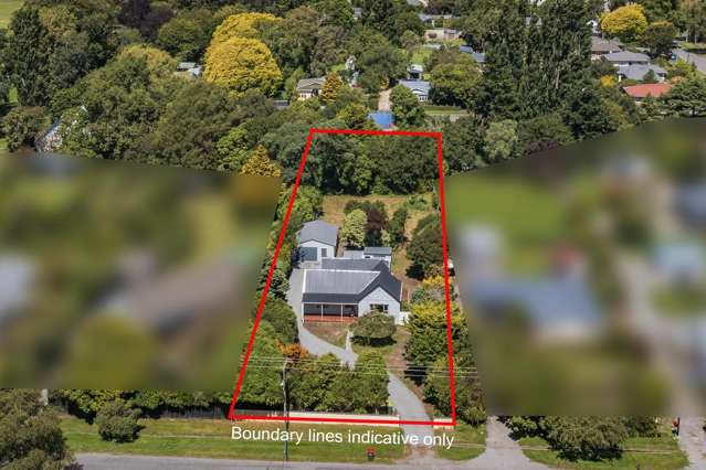 Charming country cottage. Development potential.