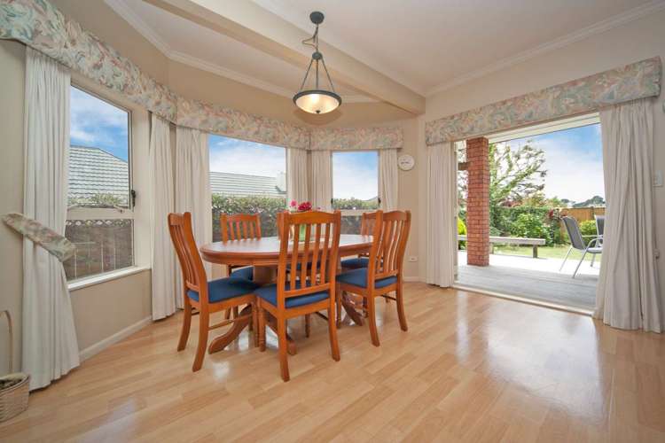 18 Castlehill Court Wattle Downs_10