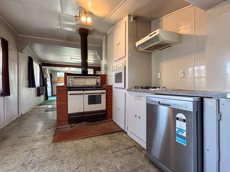 128 Muller Road_5