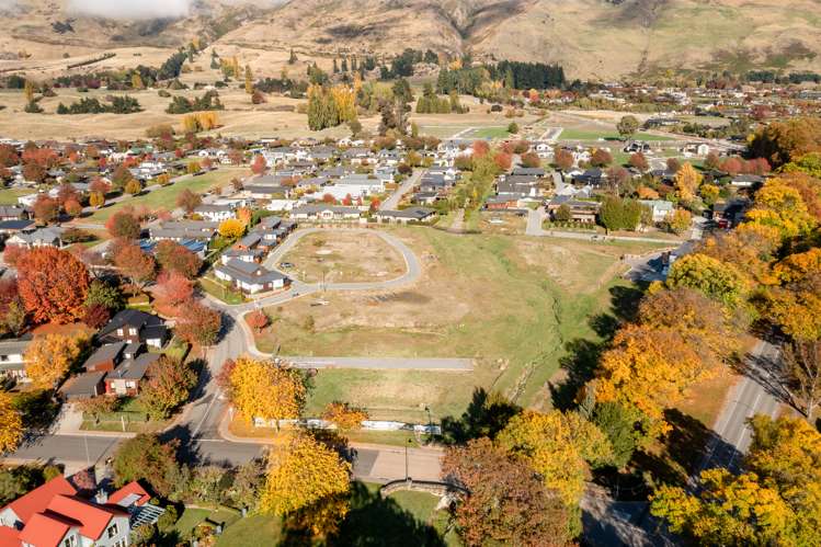 2 Kelliher Drive and 1 Ashgrove Lane Wanaka_16