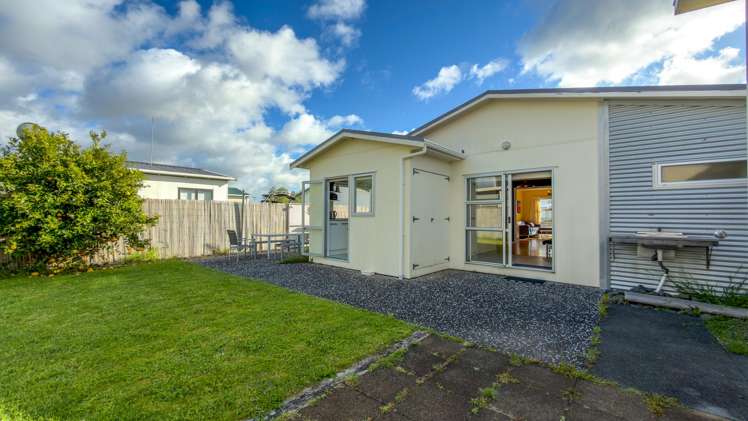 223B Ocean Road Whangamatā_13