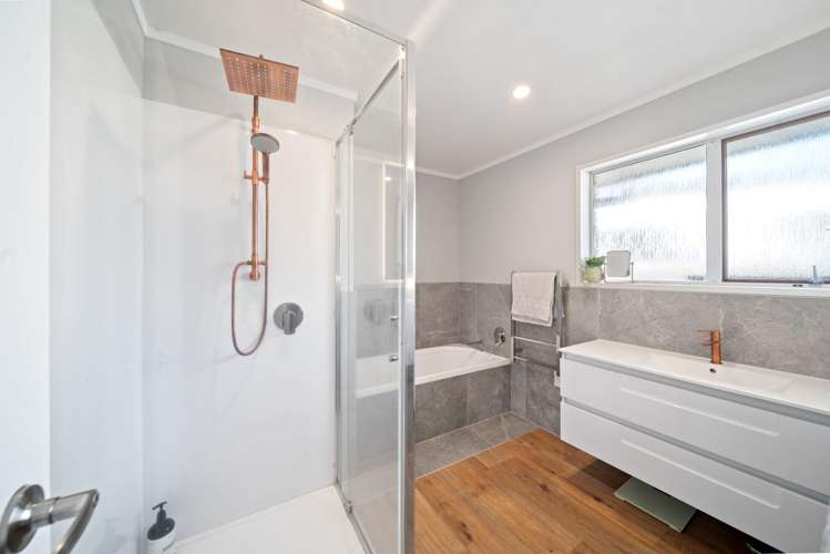 8 Lorna Place Brookfield_19