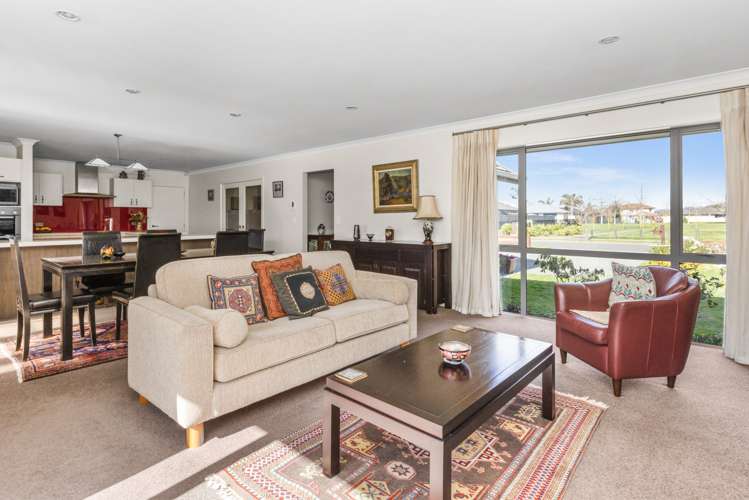 8 Sue Place Mahora_12