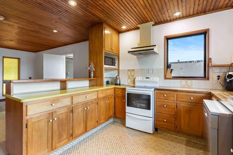 53 Heron Avenue East Matua_13