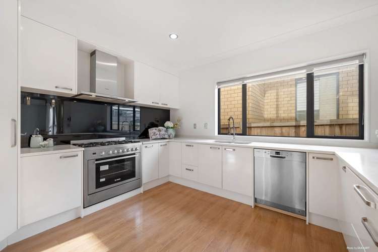 6 Palazzo Close Flat Bush_5