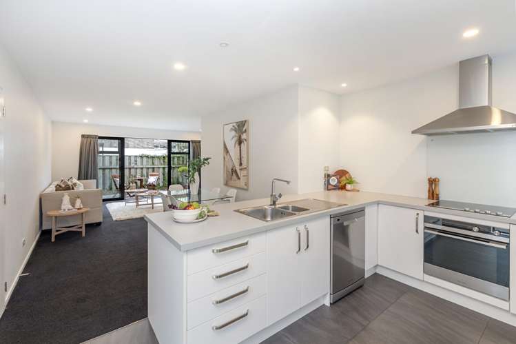 8/34 John Campbell Crescent_1