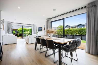 8 Walter Lawry Road_2