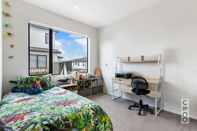 5 Byron Drury Way Riverhead_34