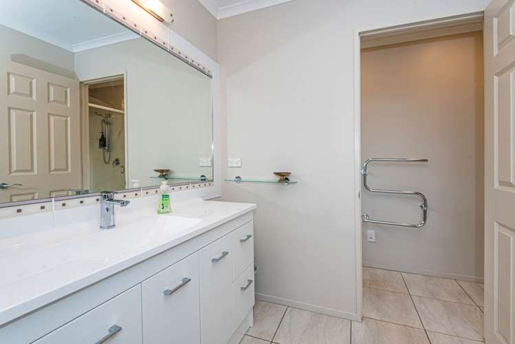 21 Going Road Matarau_14