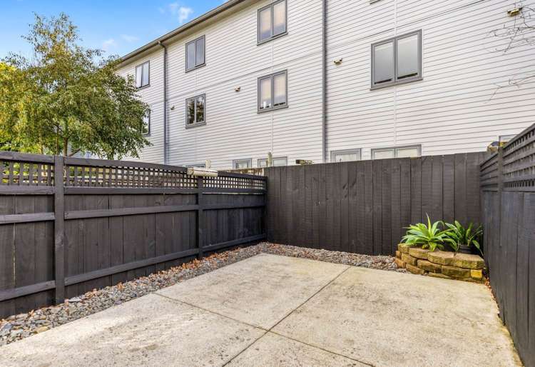 9/27 Rossmay Terrace Mt Eden_11
