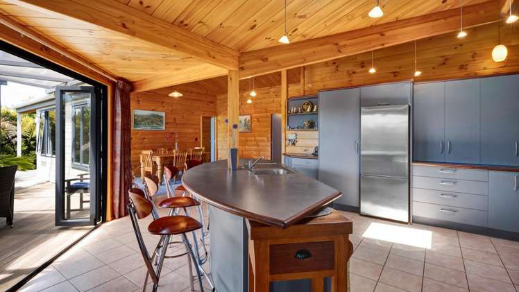 125 Wairau Road Oakura_1