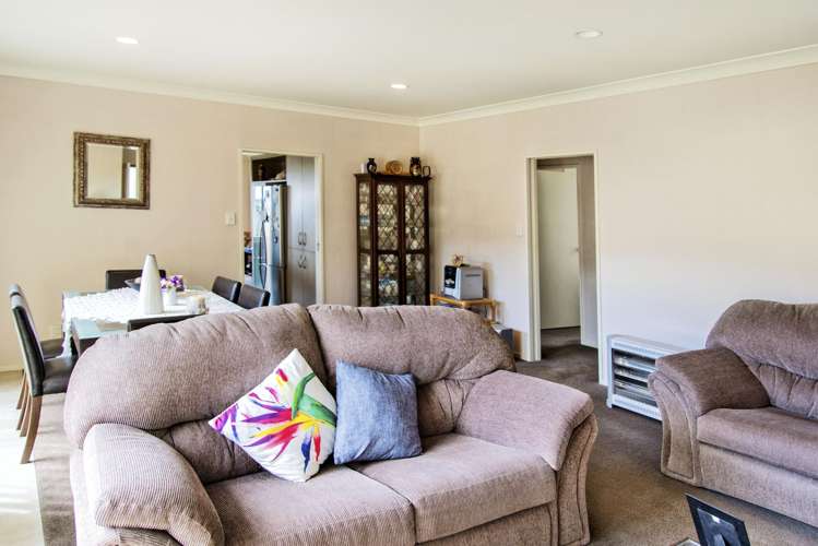 27 Turnberry Drive Wattle Downs_4