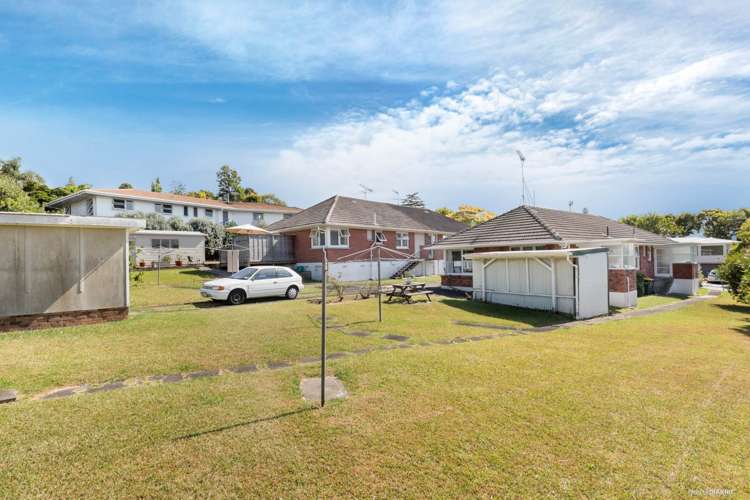 2/6 Margaret Place Milford_3