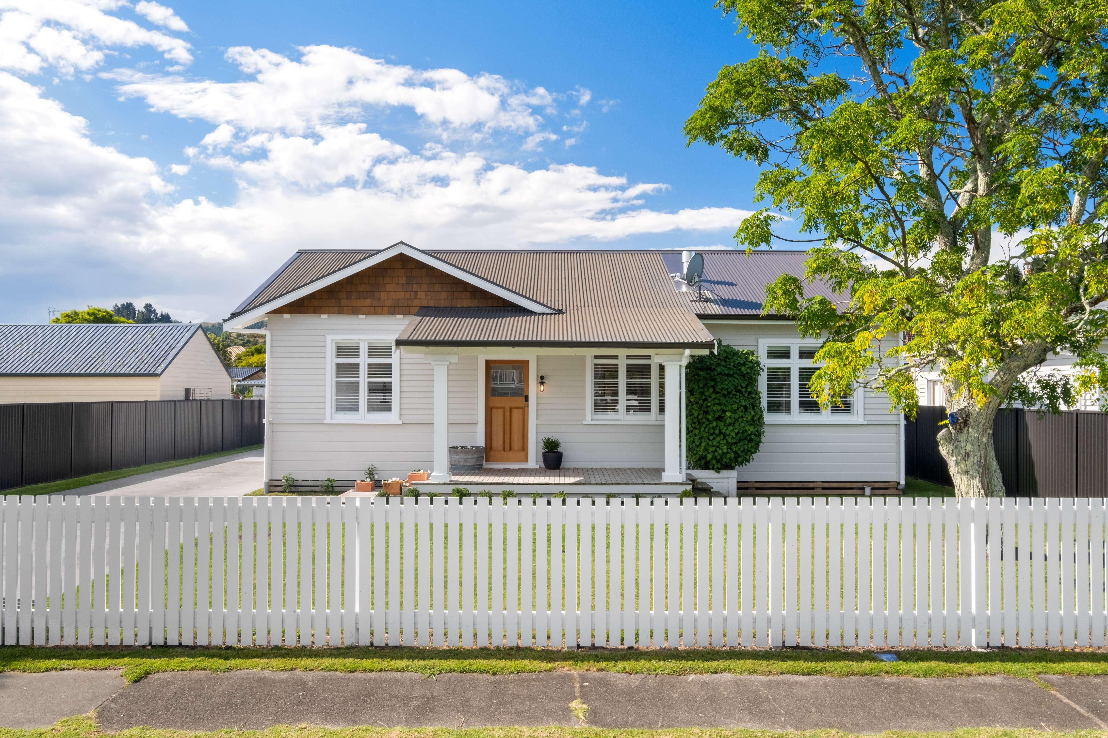 6 Tukura Road Inner Kaiti Gisborne District Houses for Sale One Roof