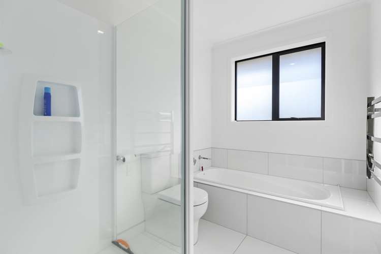 10 Inuwai Street Glenview_13