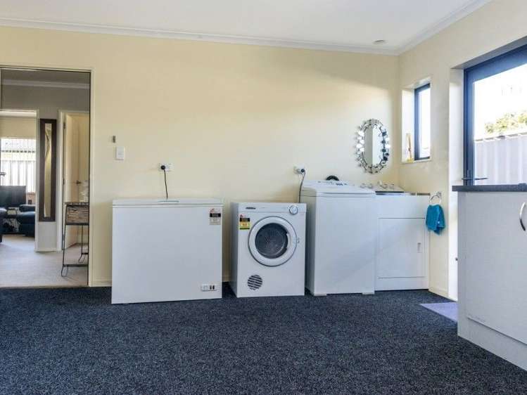 7 Joanne Street Lytton West_11