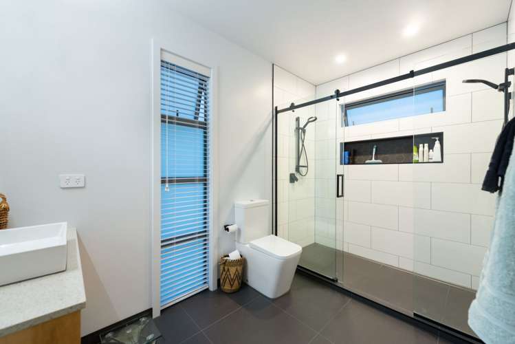 17 Awatira Drive Papamoa_15