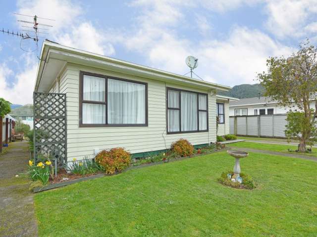 10 Parkway Wainuiomata_1