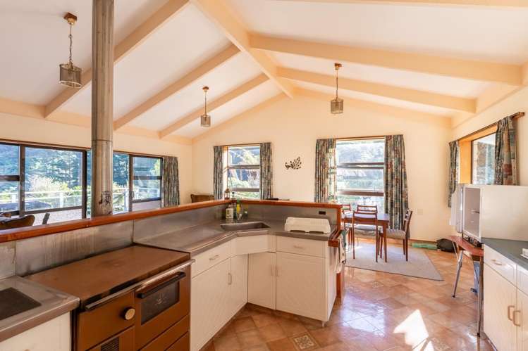 958 Bill Bryants Road Marlborough Sounds_13