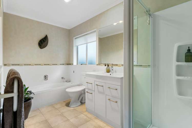 11 Greta Banks Place Wattle Downs_17
