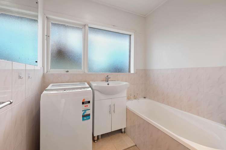 77 Macleans Road Bucklands Beach_17