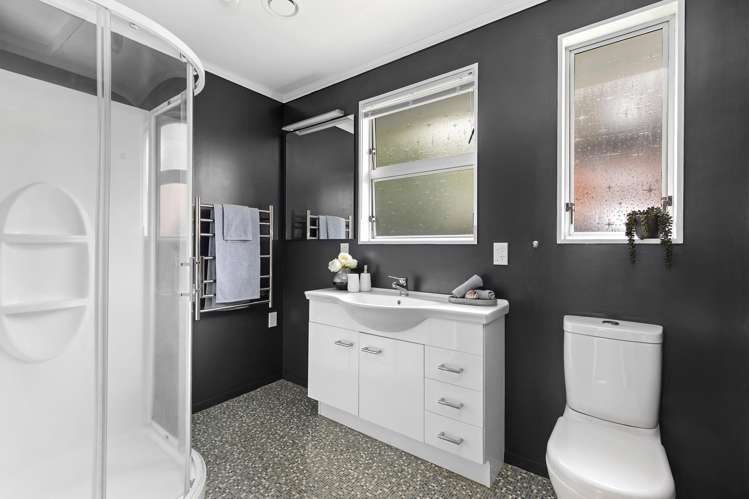 20A Marina Grove Hutt Central_10