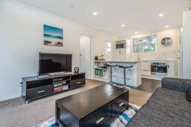 7/69a Landscape Road Mount Eden_1