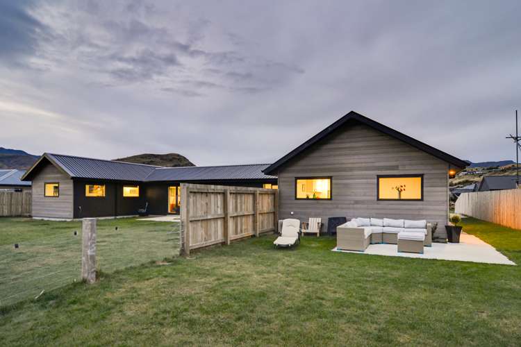 15 Regent Street Lower Shotover_11