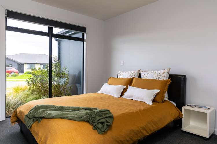 15 Catalina Crescent Burleigh_24