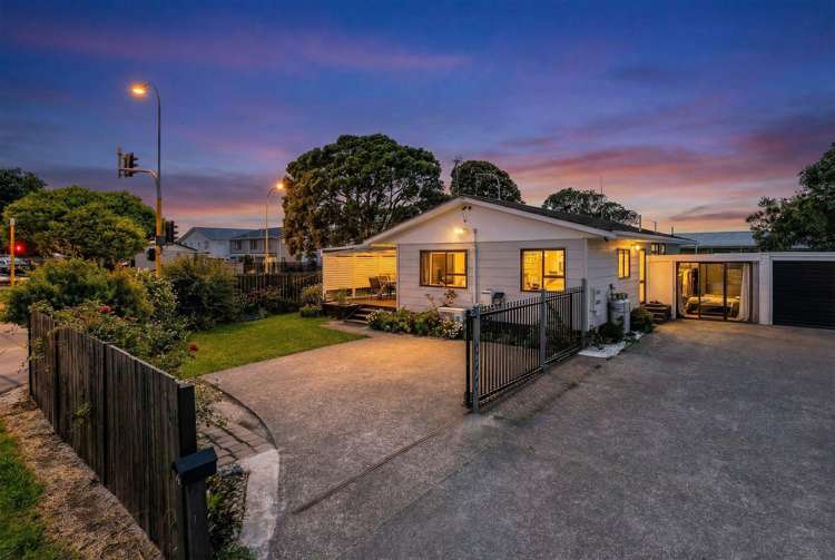 1/2 Burundi Avenue Clendon Park_2