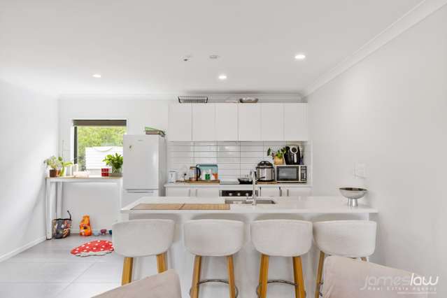 Effortless – 3 Beds, 3 Baths, 3 School Zones