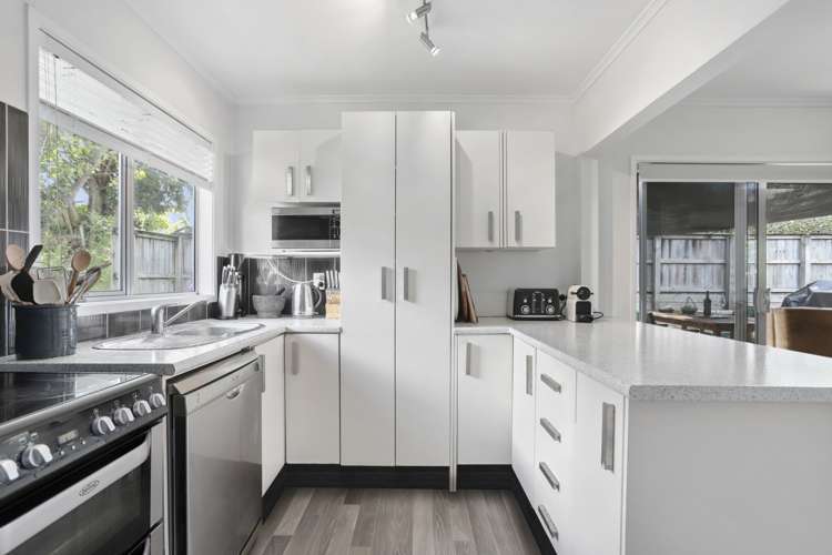 7 James Scott Place Te Atatu South_8