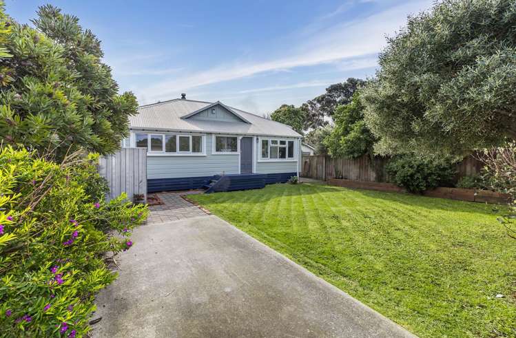 3 Apu Crescent Lyall Bay_0