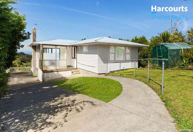 Three Bedroom Property with Sea View