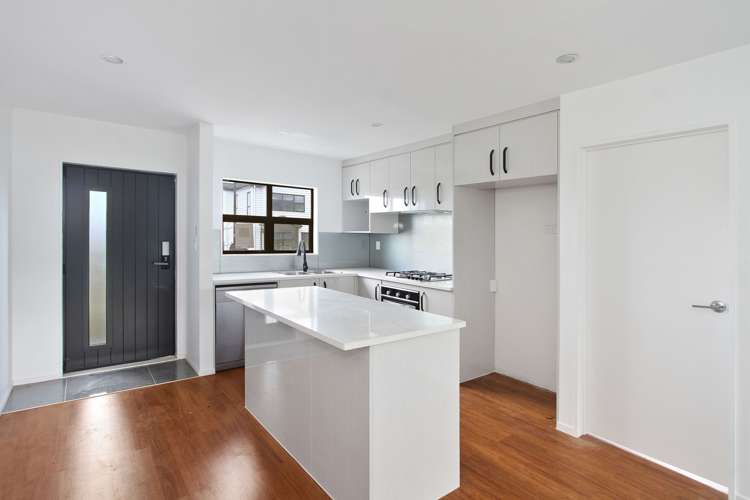 7 Kaha Lane Henderson_2