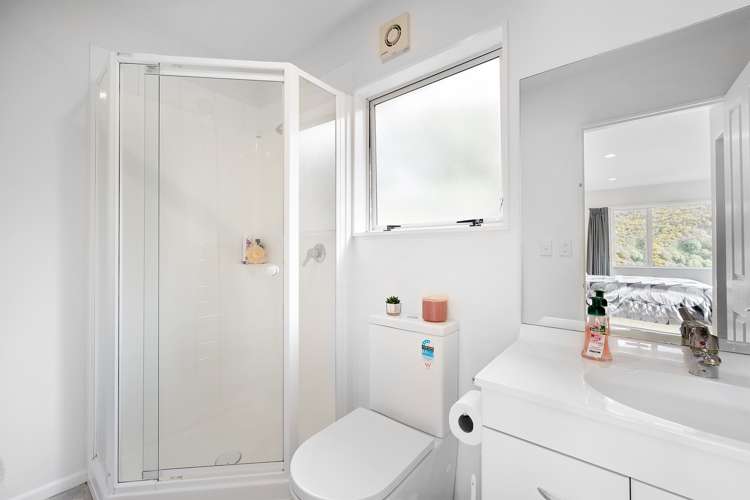 20 Longmont Terrace Churton Park_10