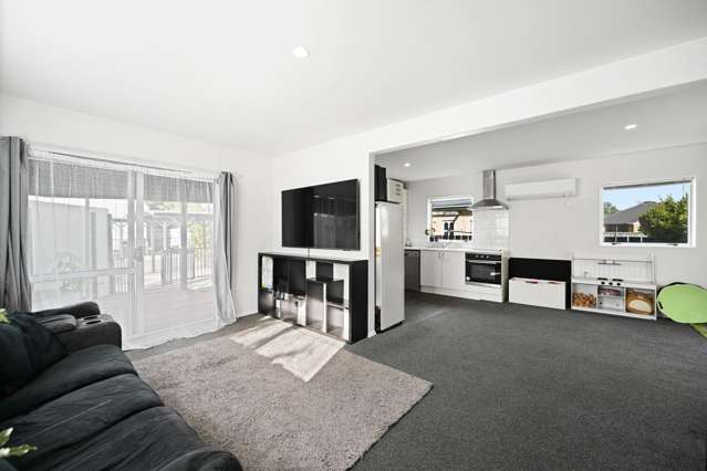 Spacious, Sunny, Private - No Body Corp Fees!