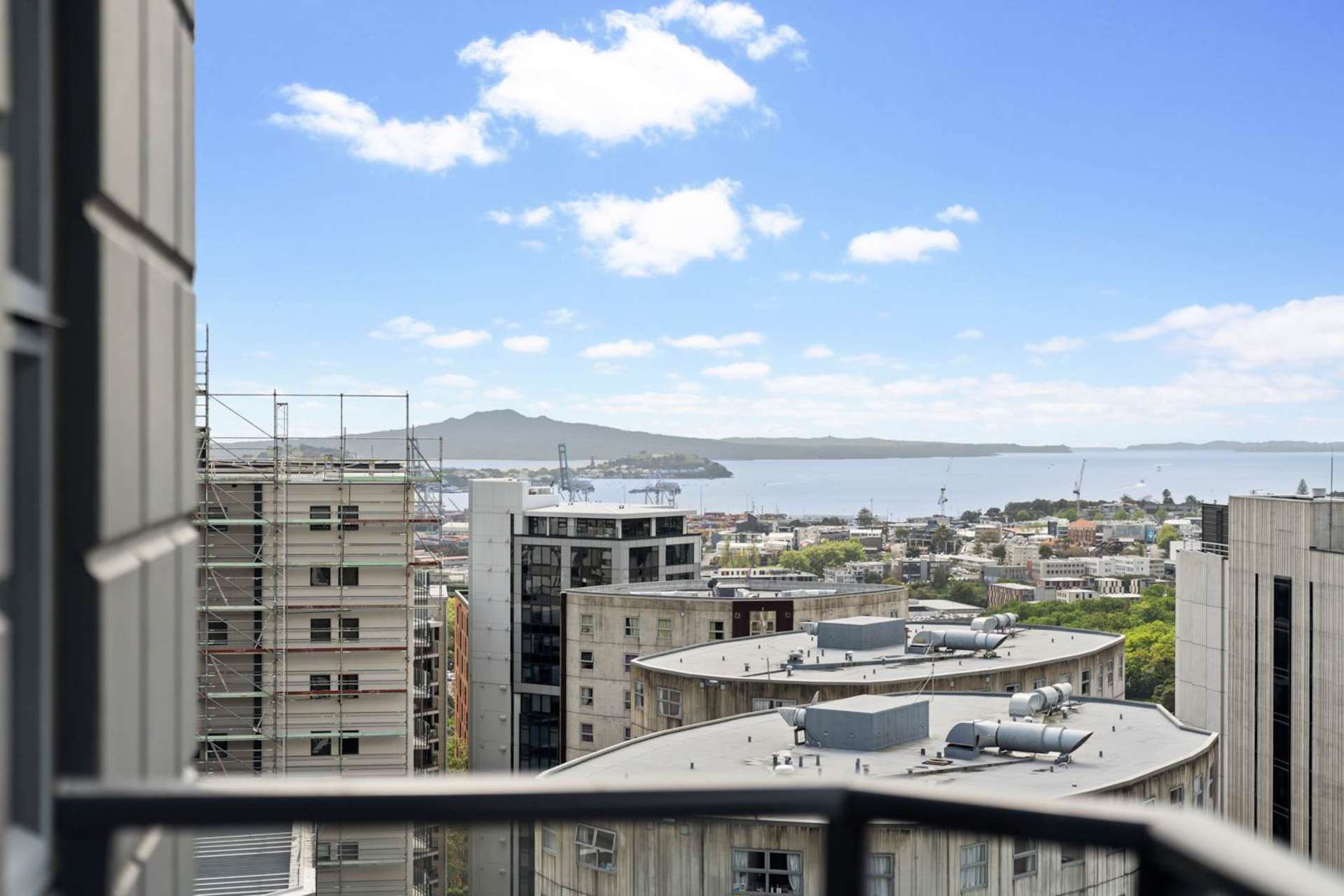 16J/6 St Martins Lane Grafton_0